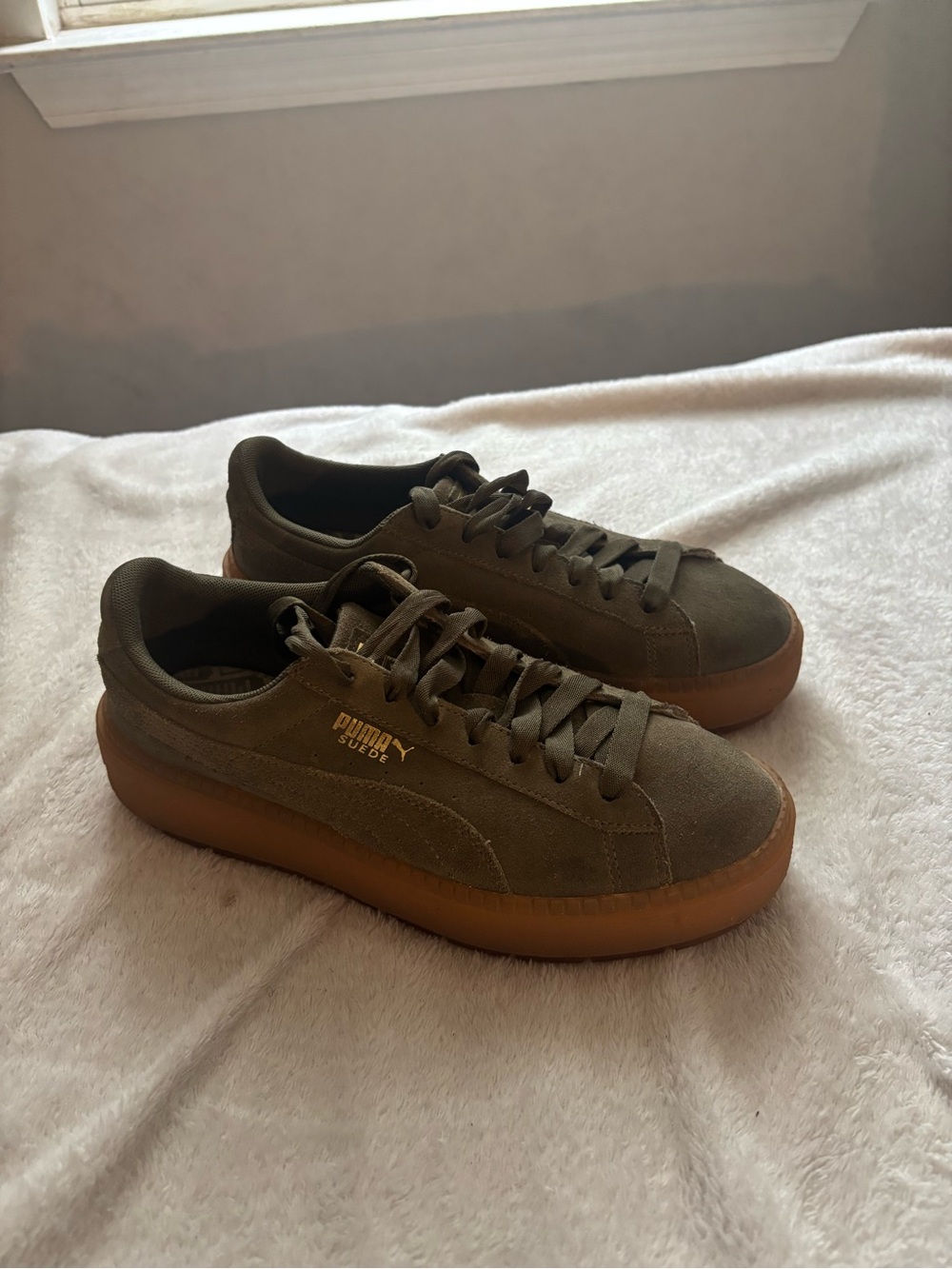 Puma Women Olive Green Suede Sneakers with Gum Platform Sole Size 8.5